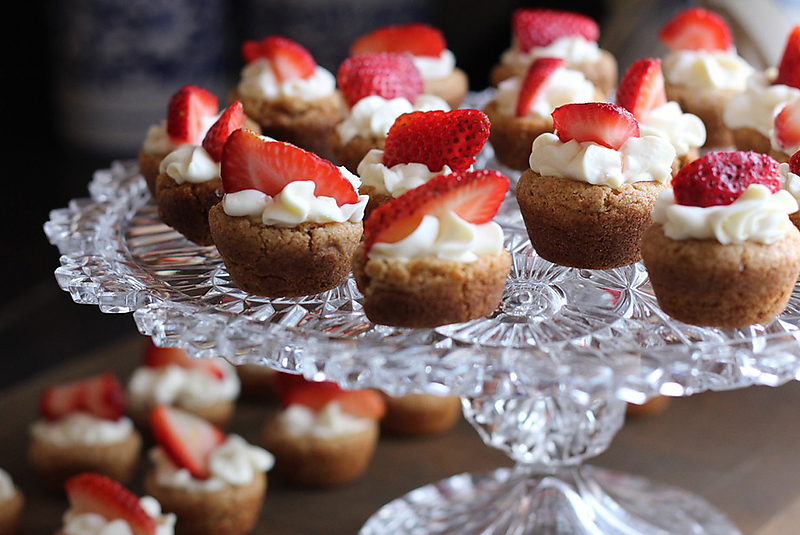 Strawberry & Champagne Cupcake Bites