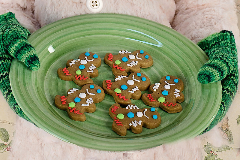 gingerbread-men-on-a-plate